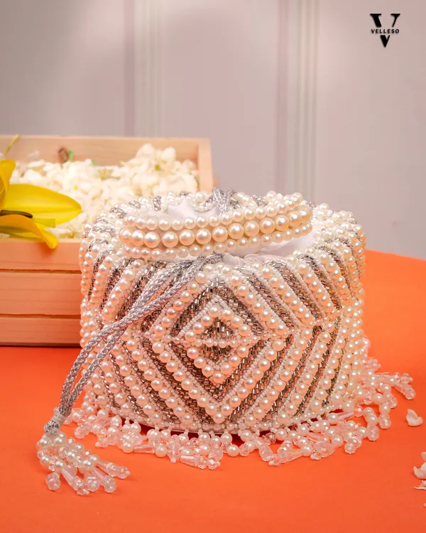 Frosted_Radiance_Pearl_Potli